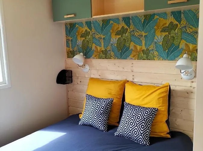 Aux Lauriers Sur Meuse Apartmán *